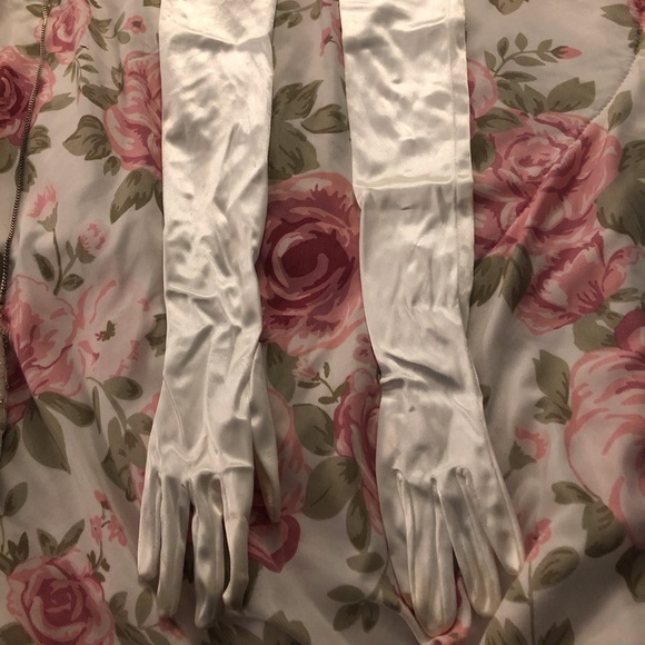 Vintage wedding gloves and bag - Picture 3 of 4